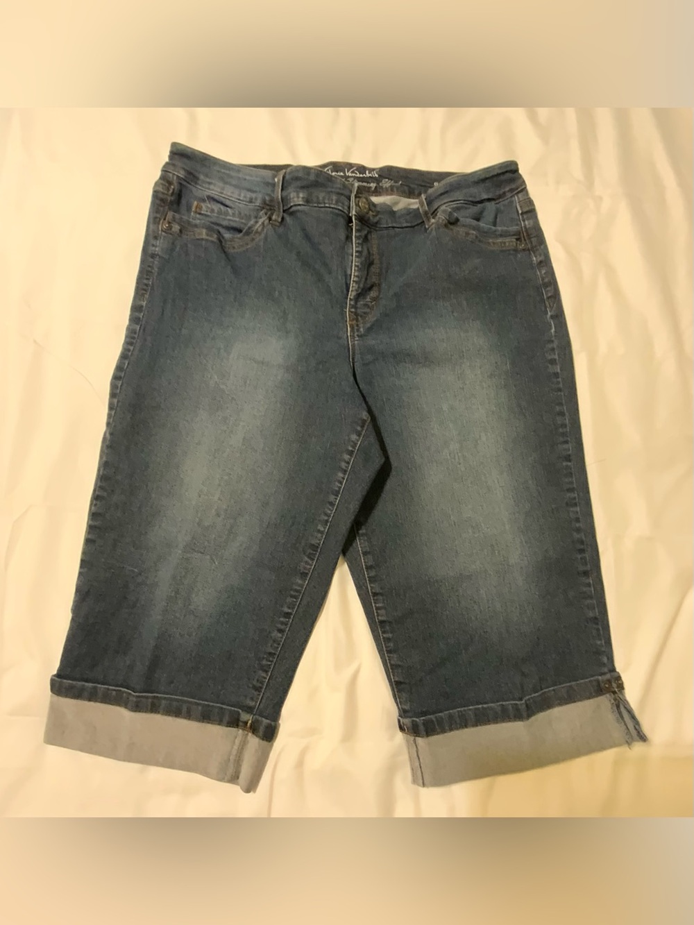 Gloria Vanderbilt Missy All-Around Slimming Effect Skimmer Medium Wash Cuffed 14